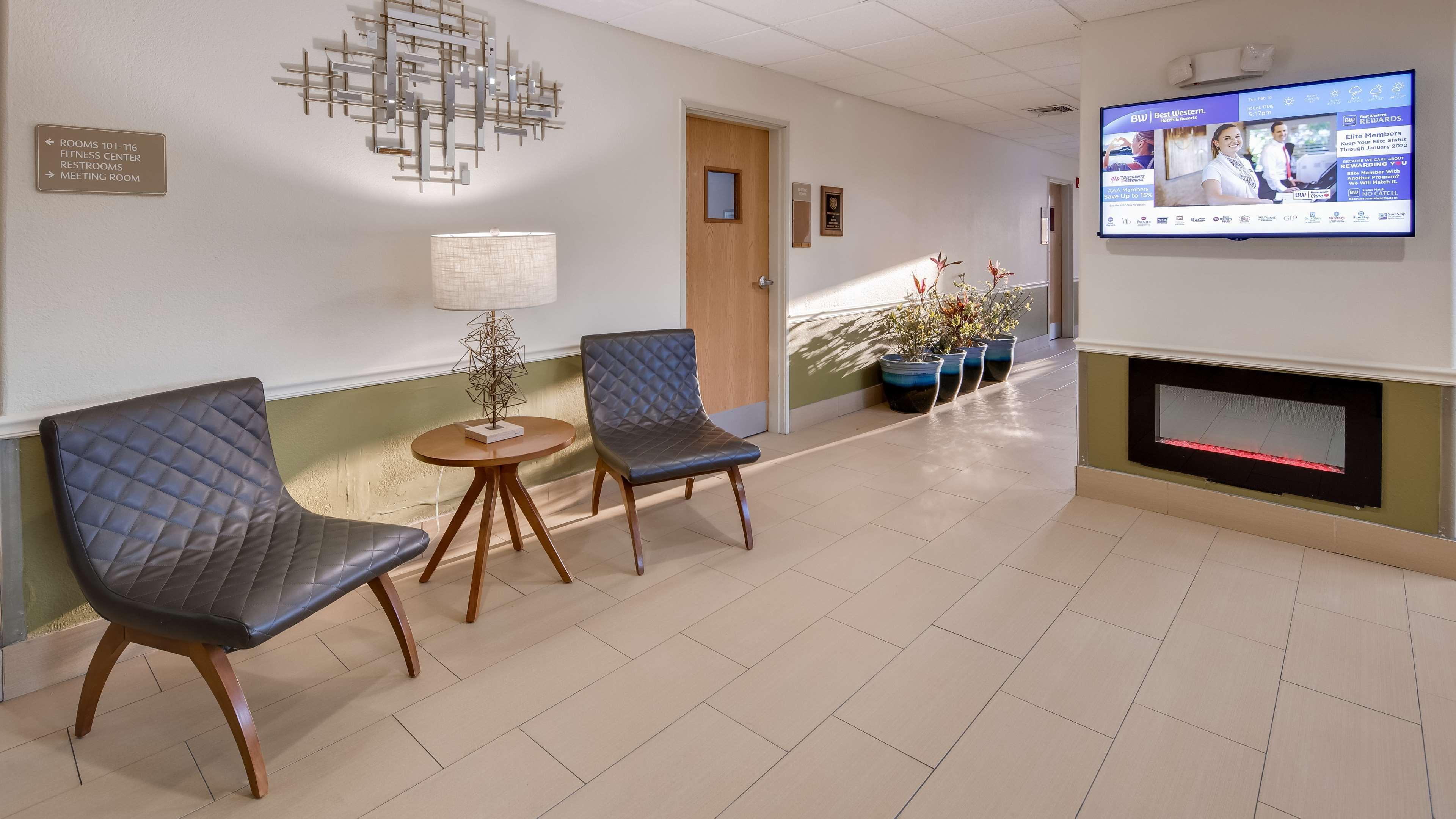 Best Western Rayne Inn Eksteriør bilde